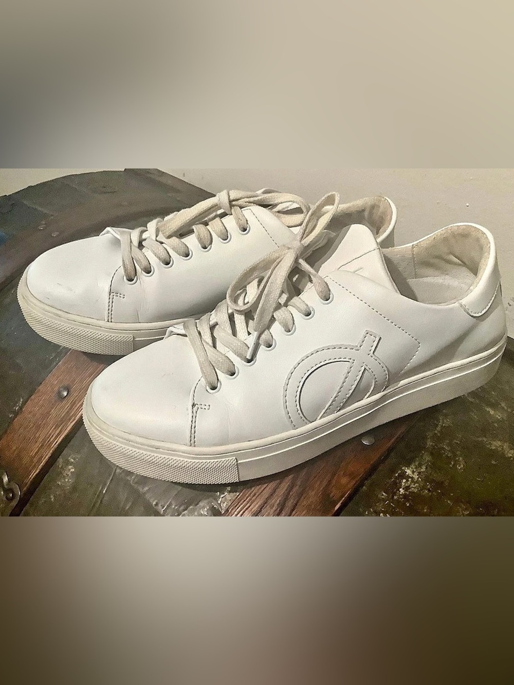 Loci White Nine Vegan Low-Top Court Shoes - women's size EU 38 / US 7